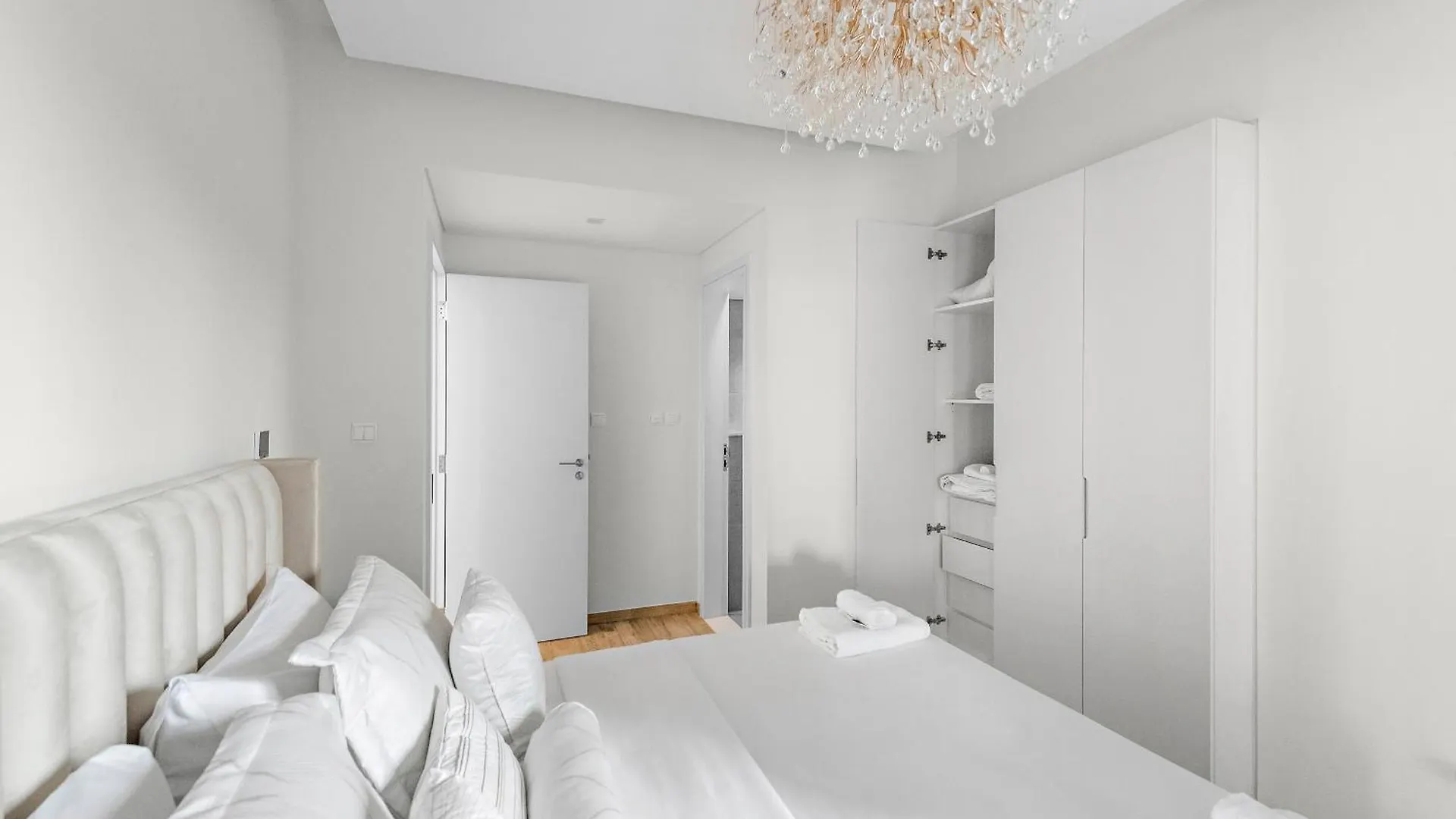 Vayk - Stylish Brand New 1 Bd With Terrace In Business Bay Διαμέρισμα Ντουμπάι 0*,  Ηνωμένα Αραβικά Εμιράτα